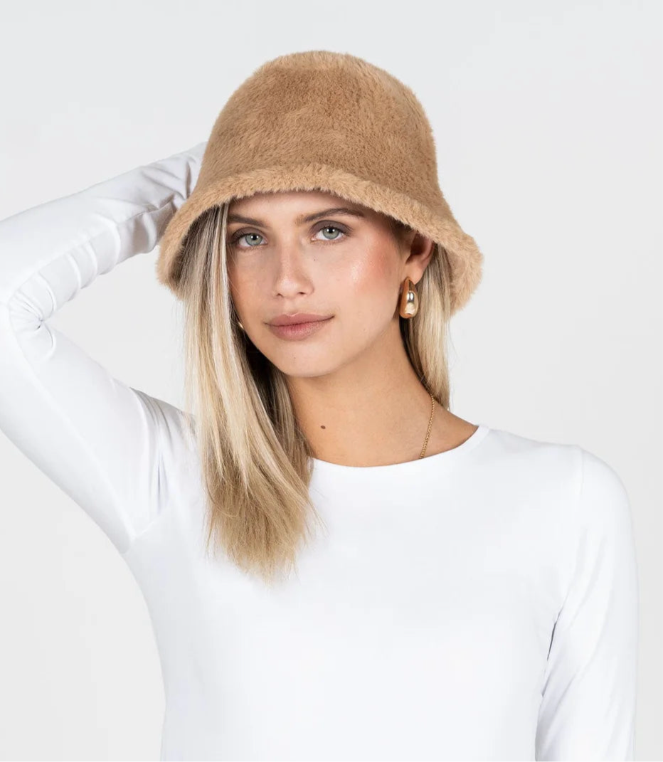 SOFT KNIT BUCKET HAT